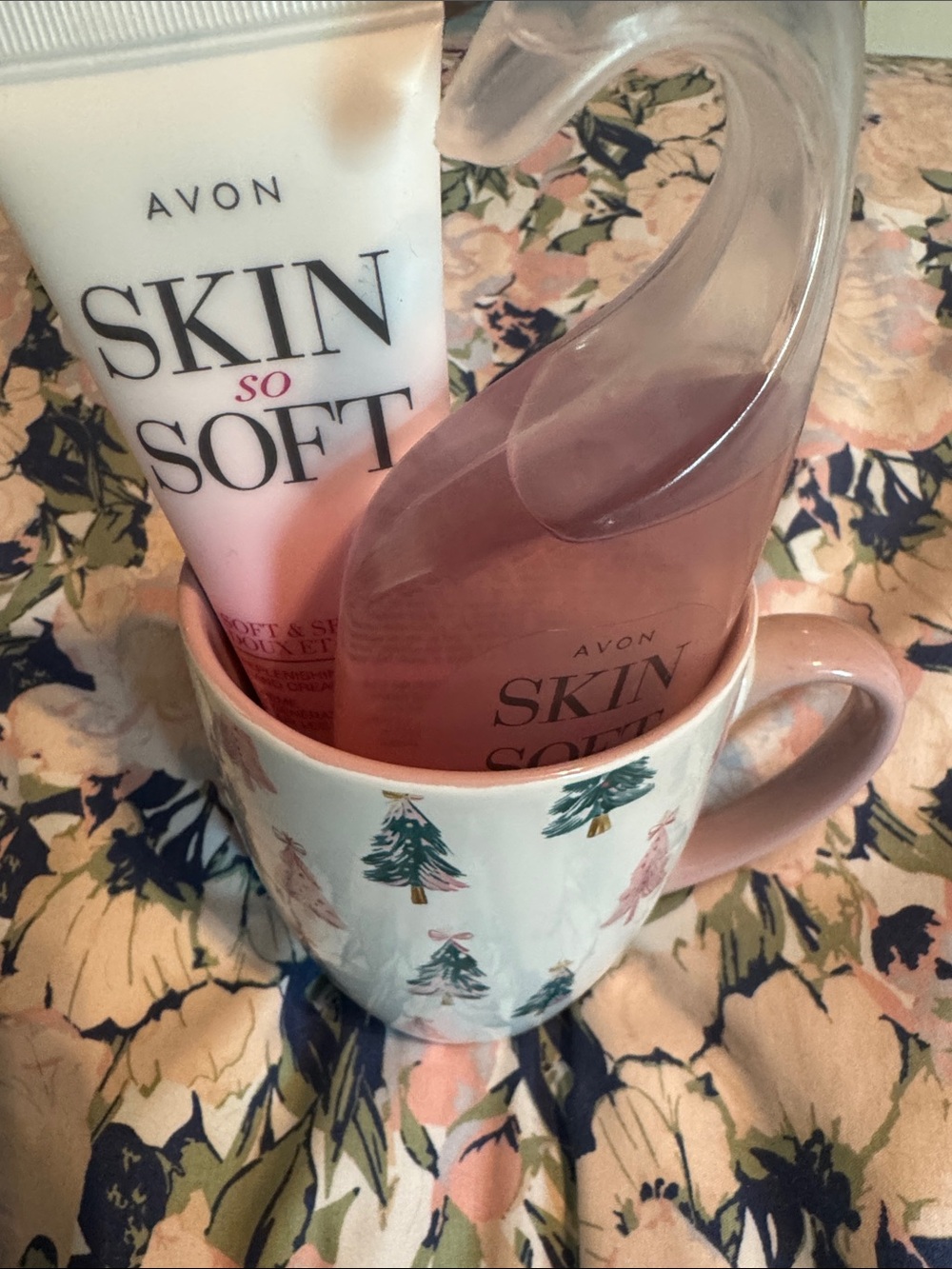 New Avon Skin So Soft Pink Lotion & Wash in Pink Tree Mug
